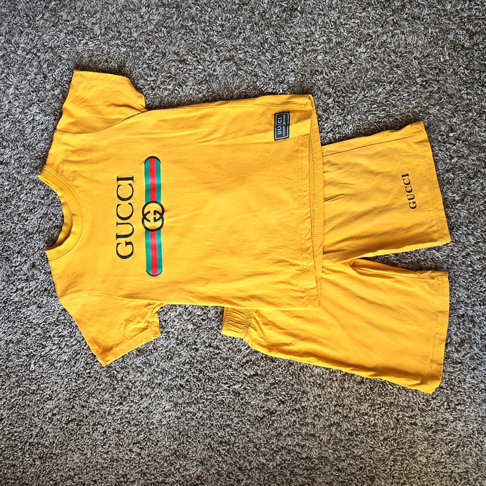 *Not Authentic* Boys Gucci Short Set. Runs SMALL